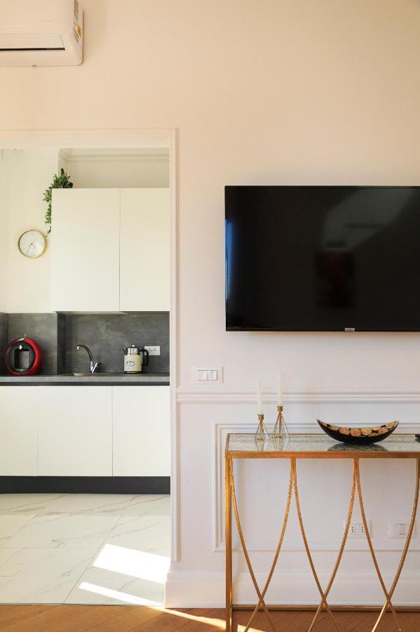 Apartamento Iris Apartment Леза Екстериор снимка