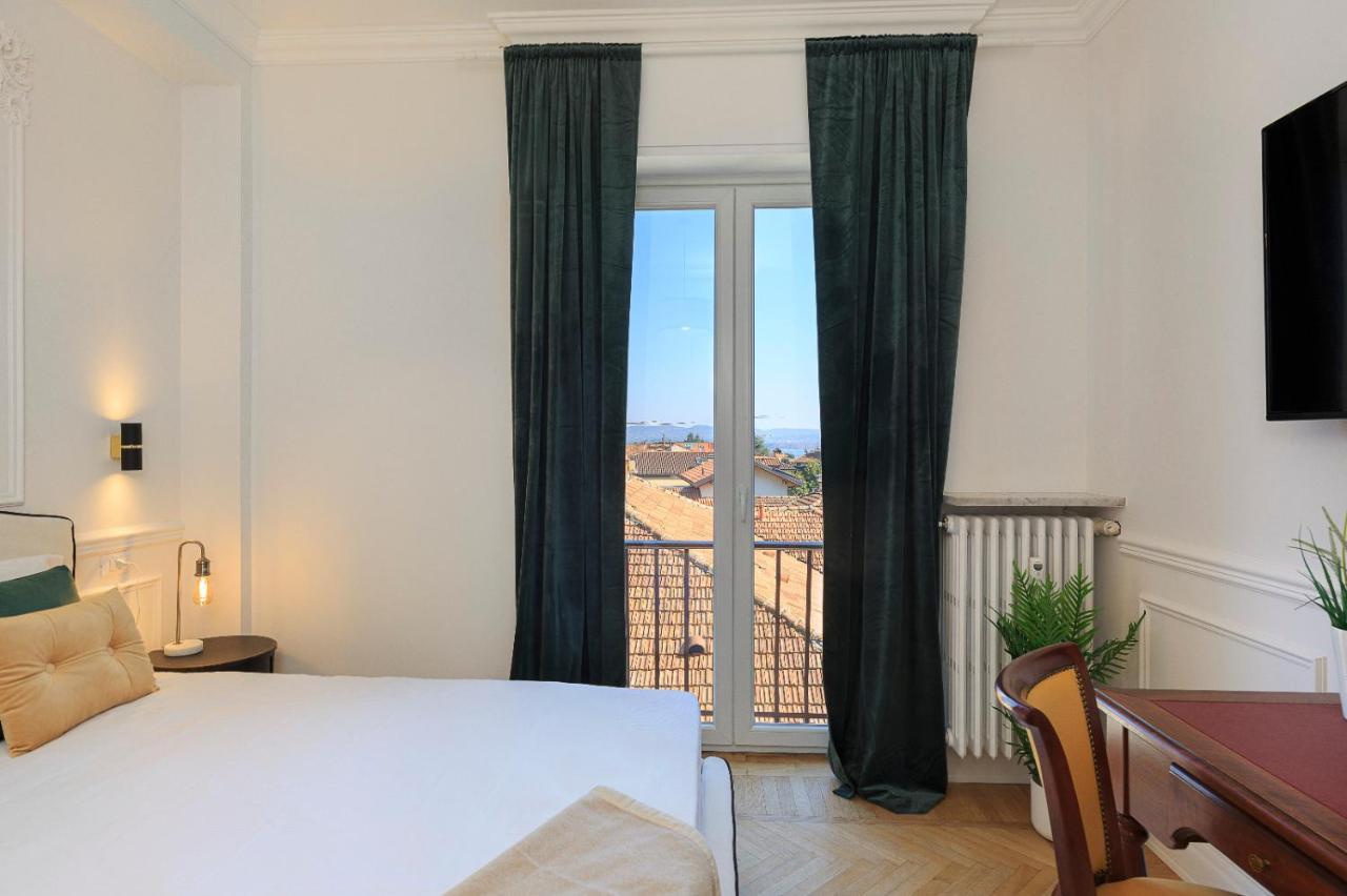 Apartamento Iris Apartment Леза Екстериор снимка