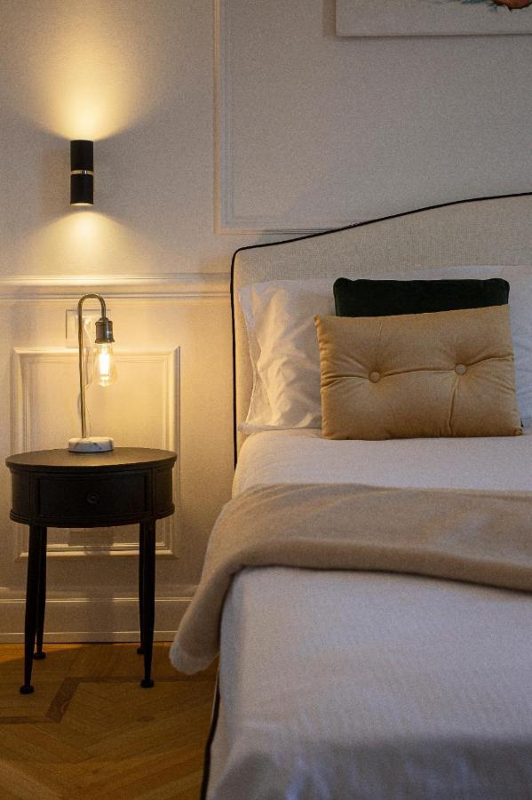 Apartamento Iris Apartment Леза Екстериор снимка