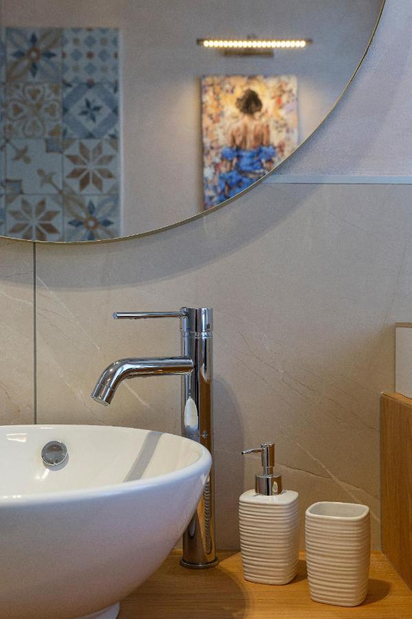 Apartamento Iris Apartment Леза Екстериор снимка