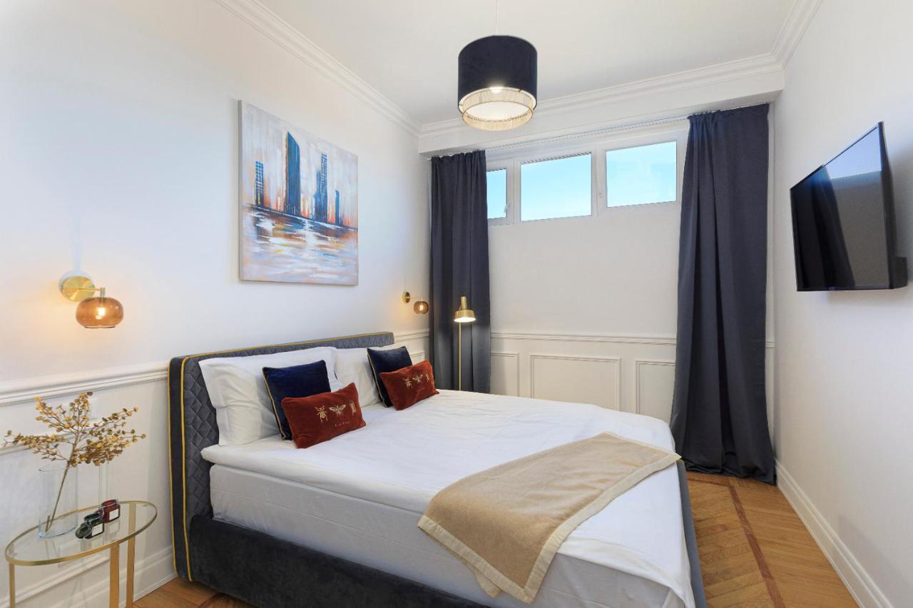 Apartamento Iris Apartment Леза Екстериор снимка