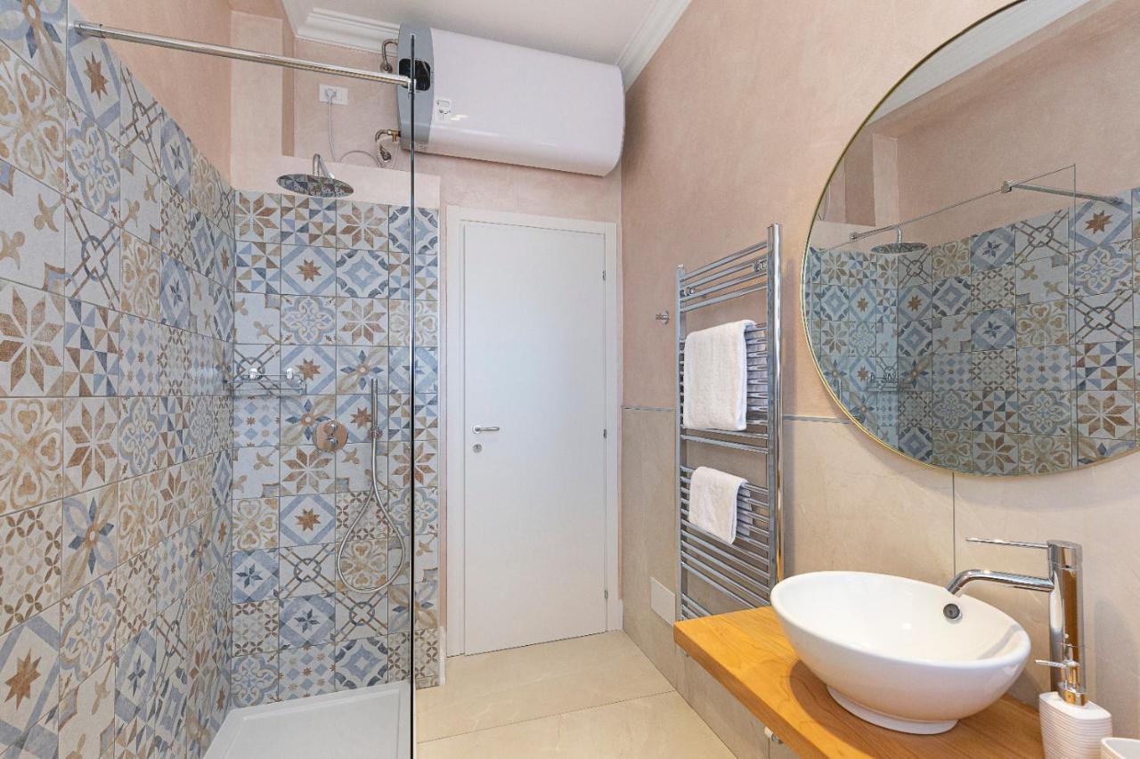 Apartamento Iris Apartment Леза Екстериор снимка
