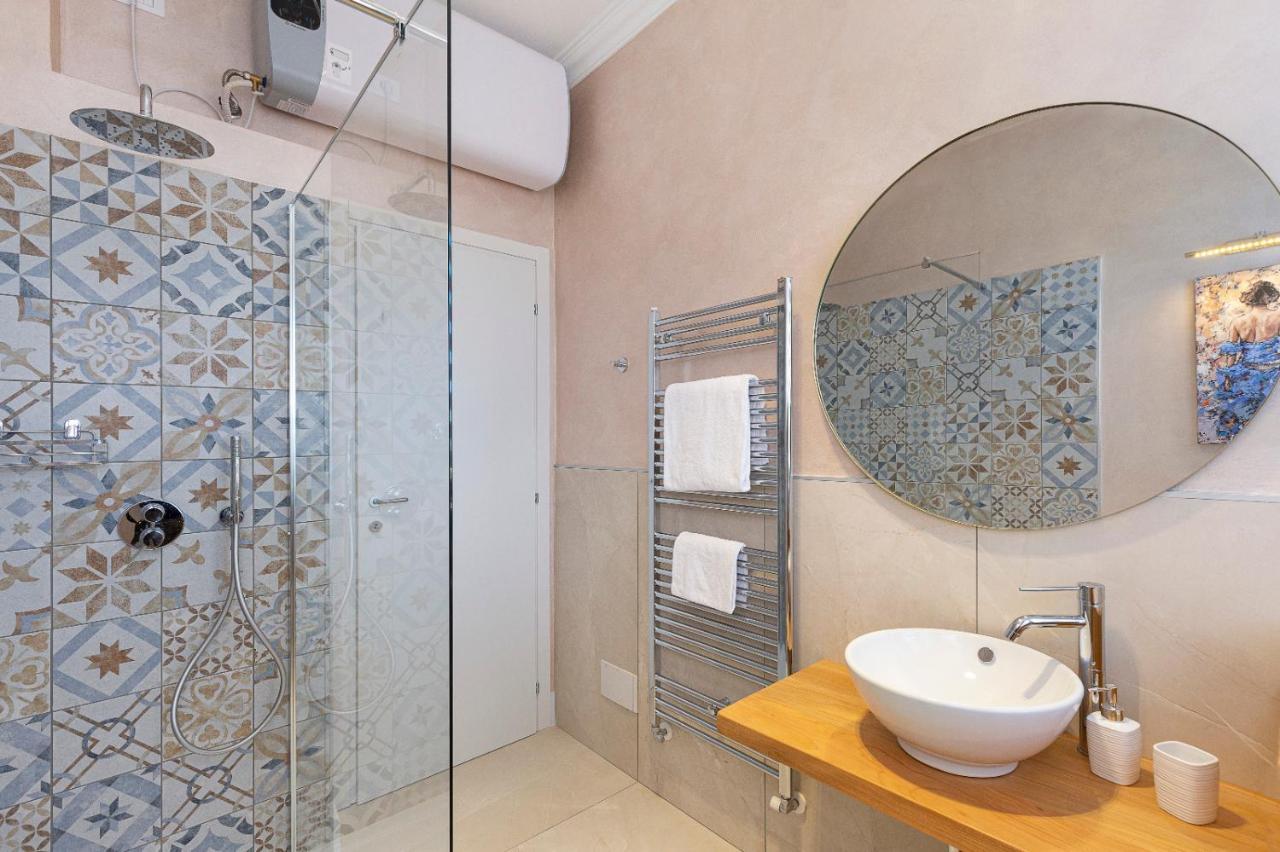 Apartamento Iris Apartment Леза Екстериор снимка