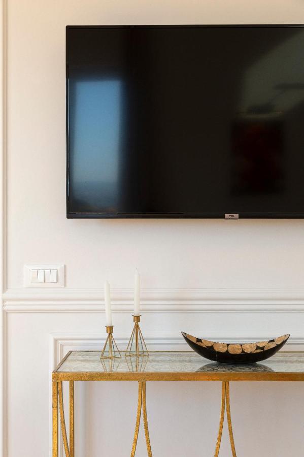 Apartamento Iris Apartment Леза Екстериор снимка